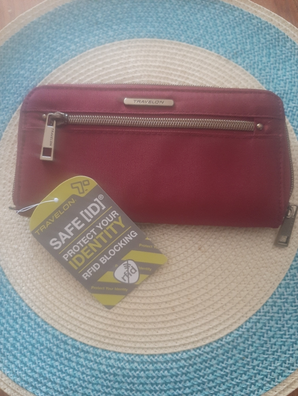 Travelon Red RFID-Blocking Zip Wallet